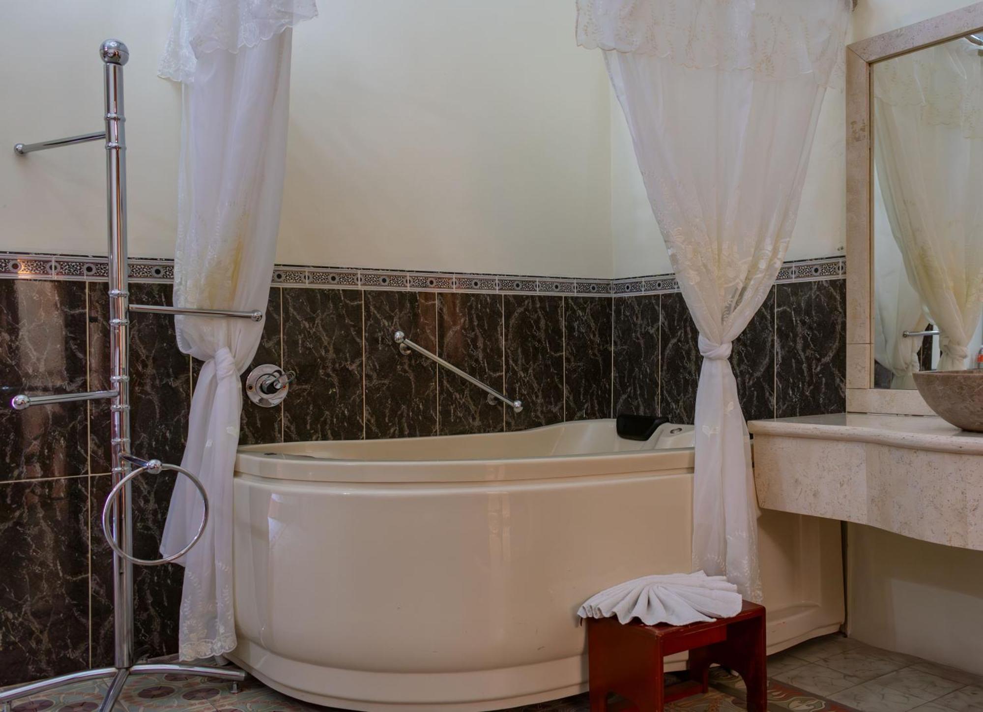 Hotel Casona Misiones Queretaro Ngoại thất bức ảnh